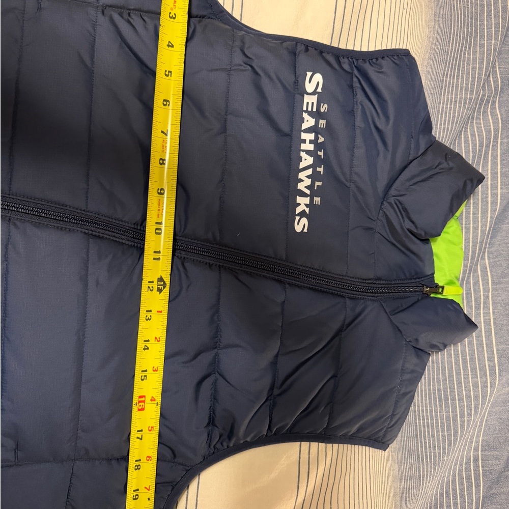 Women’s Nike Seahawks Navy and Green Reversible Puffer Vest - Picture 7 of 7